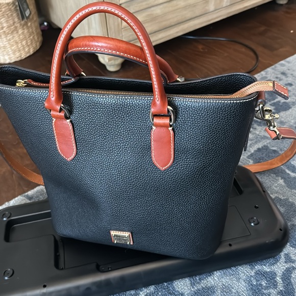 Dooney and Bourke Editors tote NWOT - Picture 3 of 9